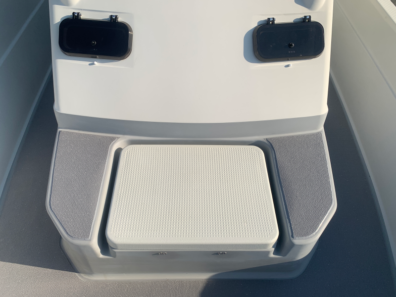 新艇中古艇販売