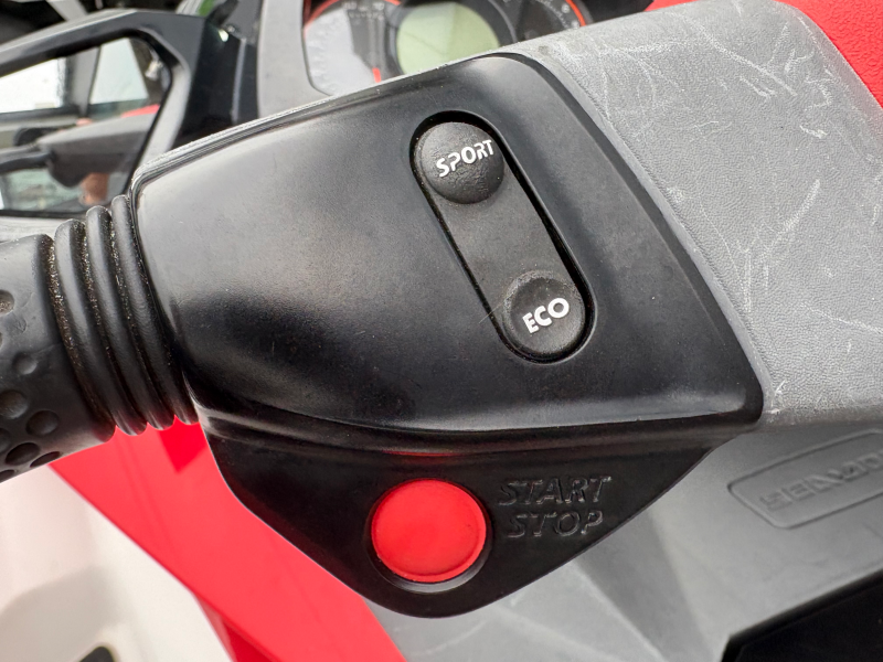 新艇中古艇販売