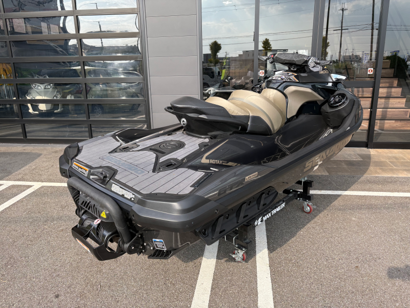 新艇中古艇販売