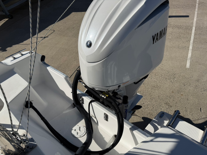 新艇中古艇販売