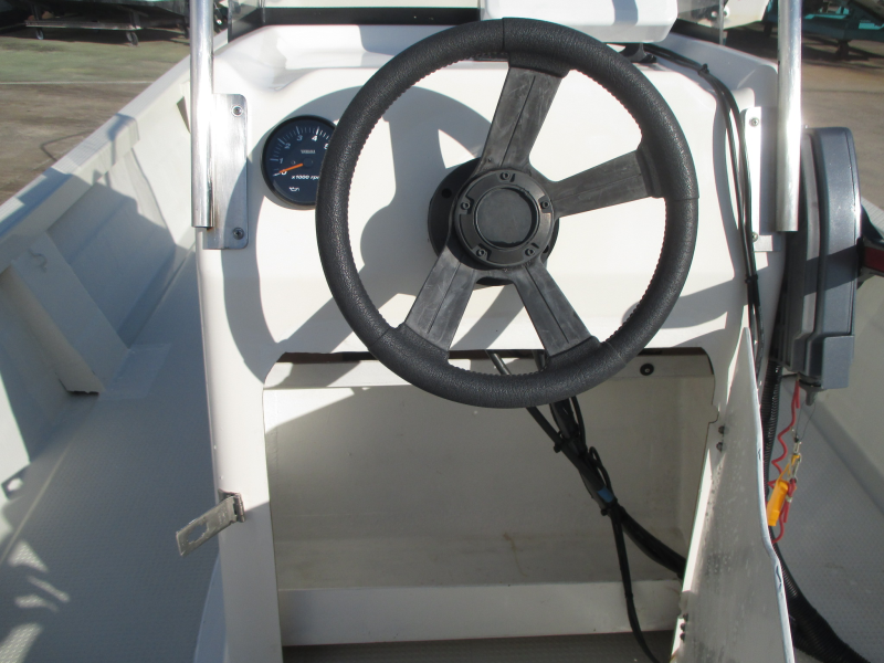 新艇中古艇販売