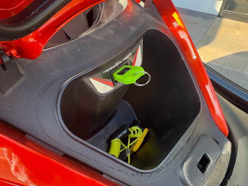 新艇中古艇販売