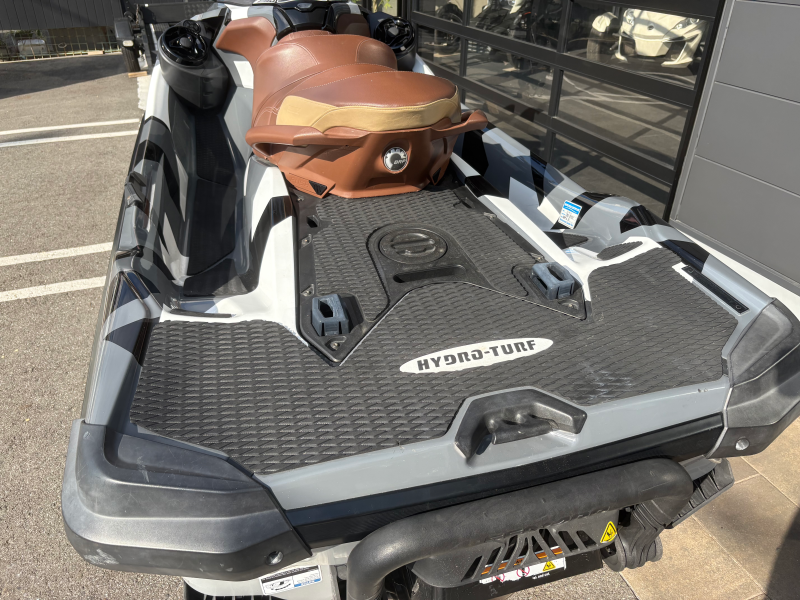 新艇中古艇販売