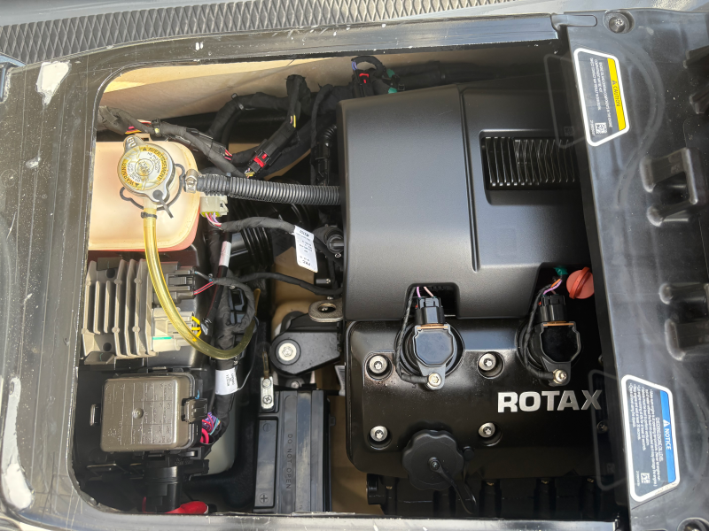 新艇中古艇販売