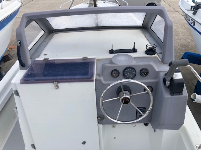 新艇中古艇販売