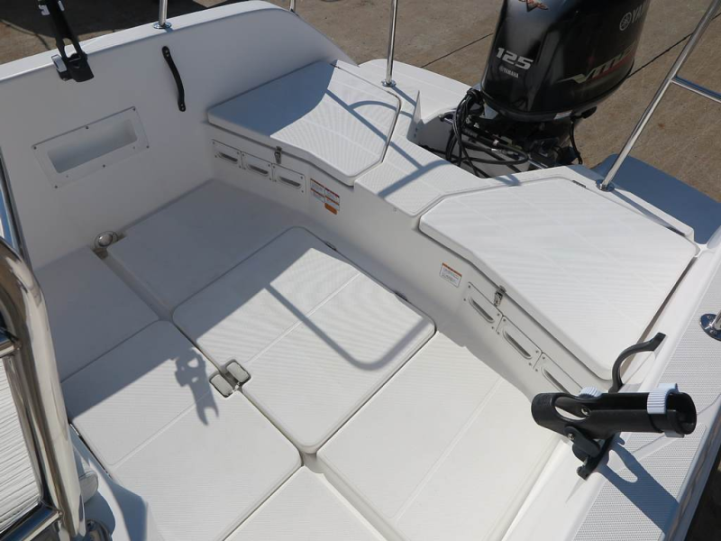 新艇中古艇販売