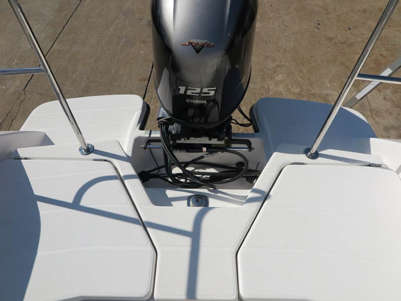 新艇中古艇販売