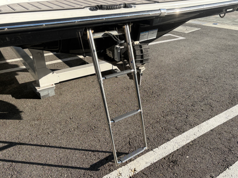 新艇中古艇販売