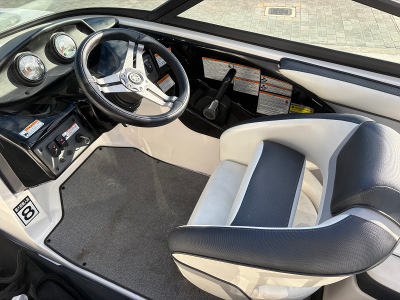 新艇中古艇販売