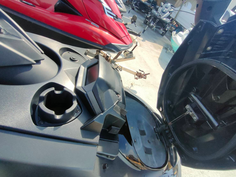 新艇中古艇販売