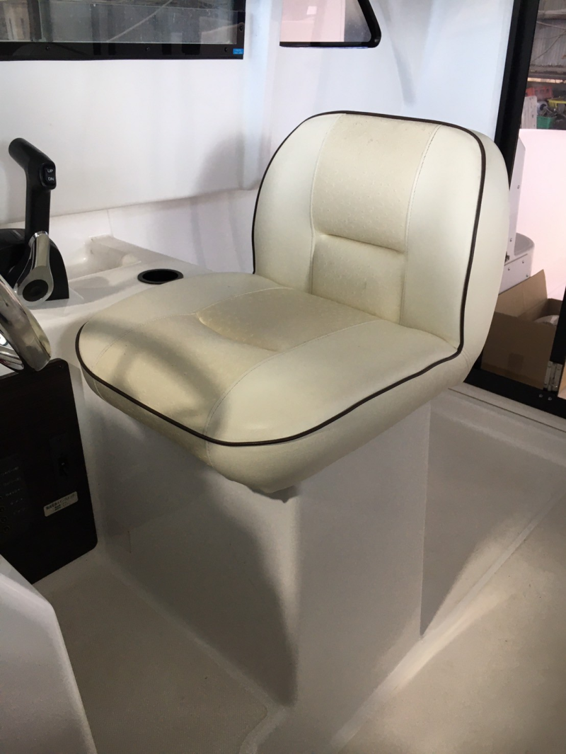 新艇中古艇販売