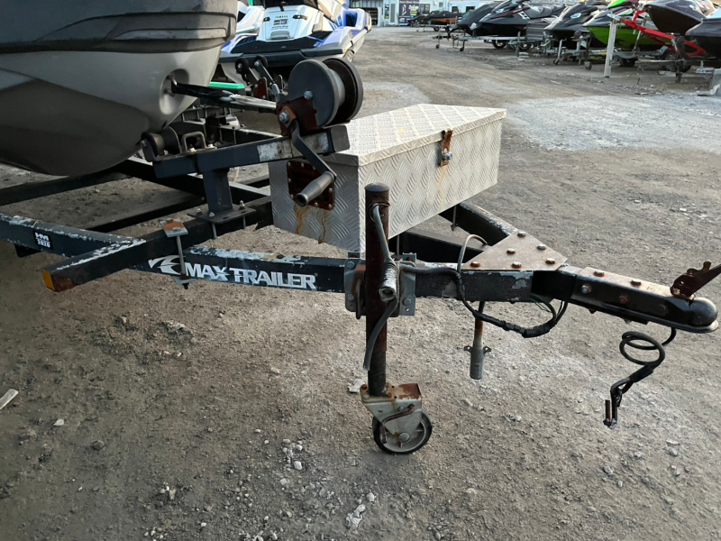 新艇中古艇販売