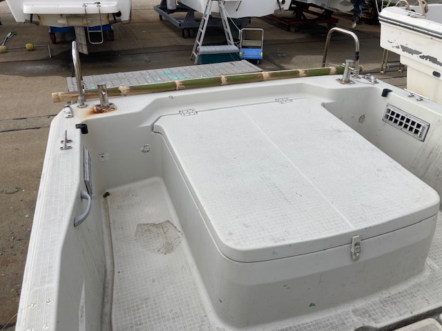 新艇中古艇販売