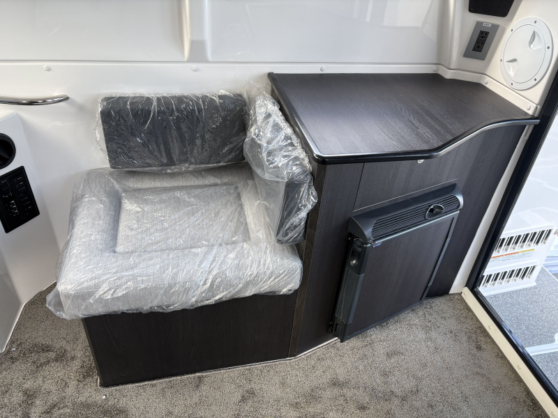 新艇中古艇販売