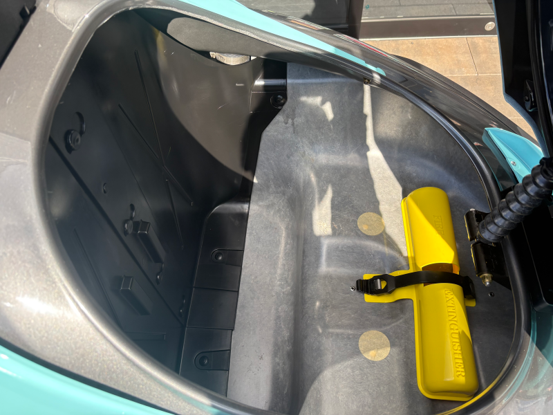 新艇中古艇販売