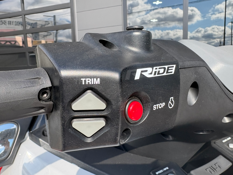 新艇中古艇販売