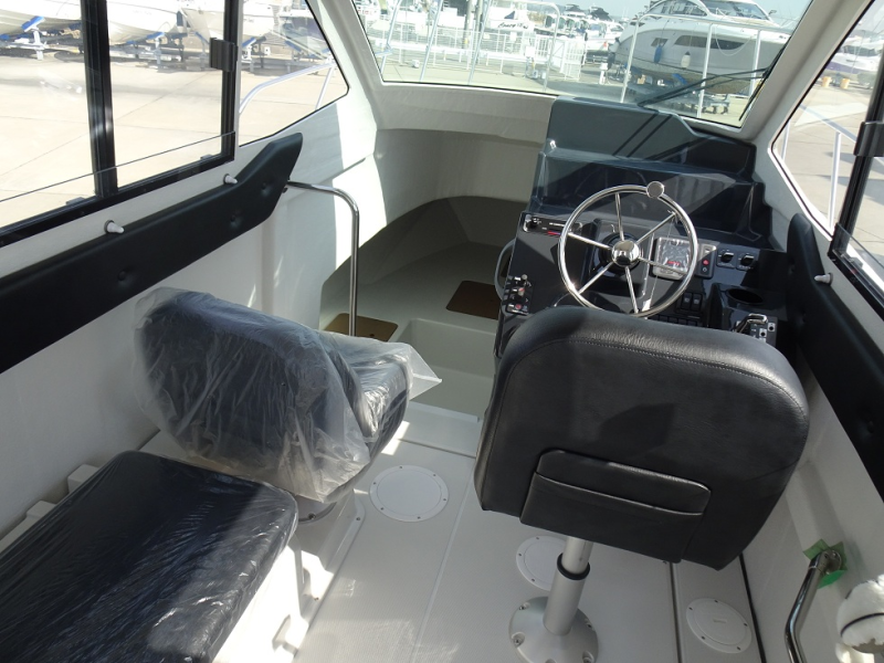 新艇中古艇販売