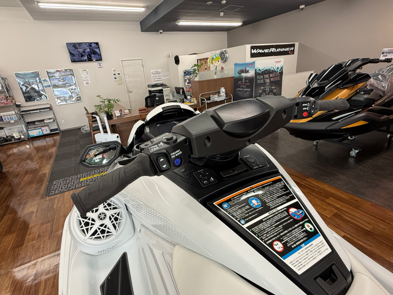 新艇中古艇販売