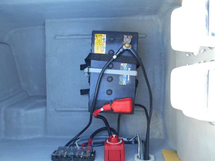 新艇中古艇販売