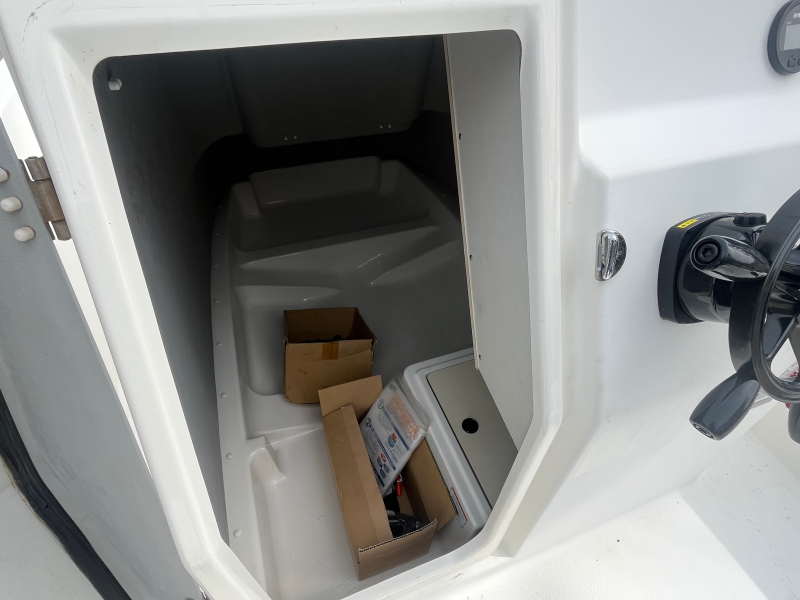 新艇中古艇販売