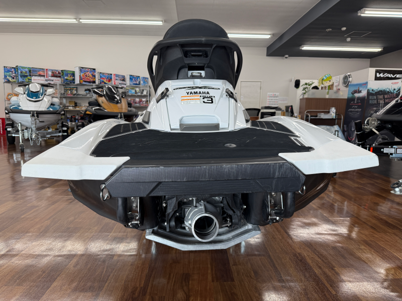 新艇中古艇販売