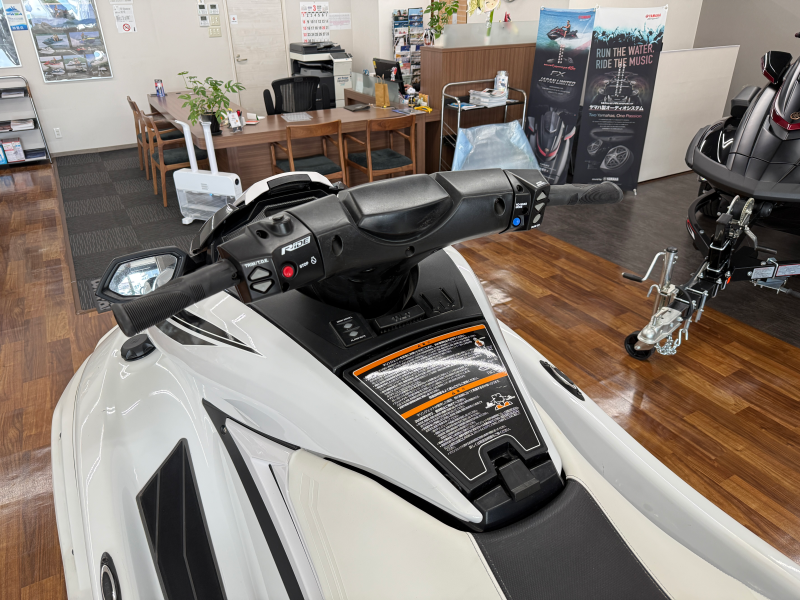 新艇中古艇販売