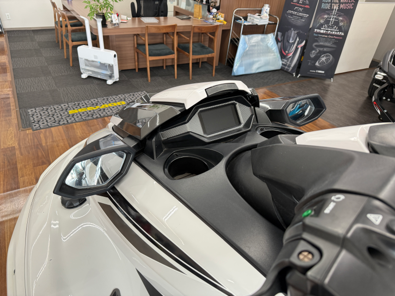 新艇中古艇販売