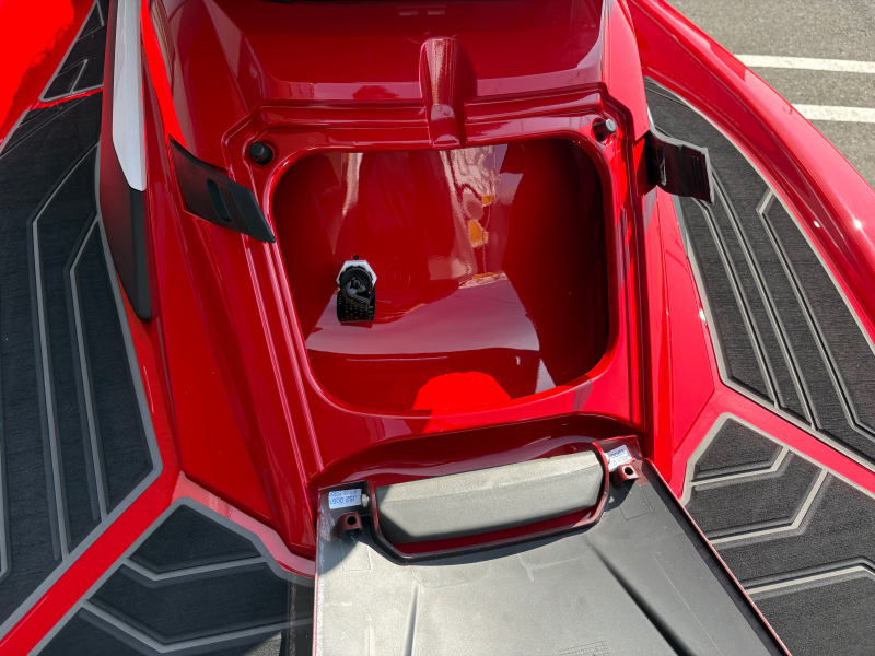 新艇中古艇販売