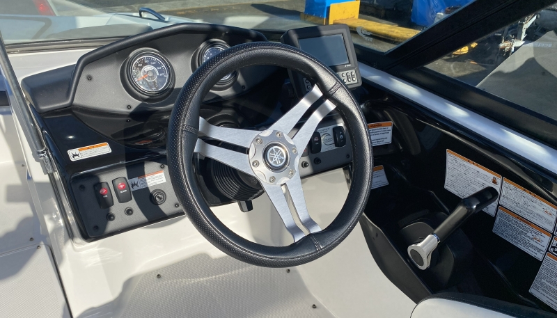 新艇中古艇販売