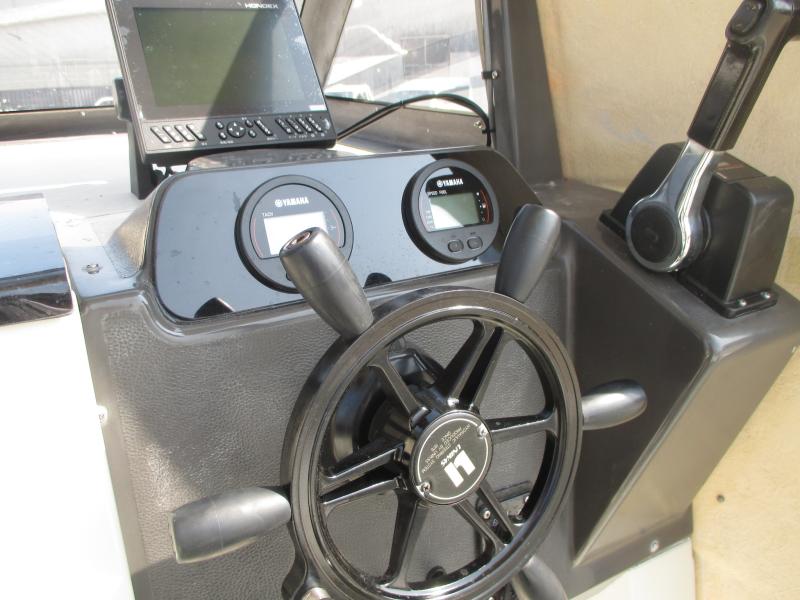 新艇中古艇販売