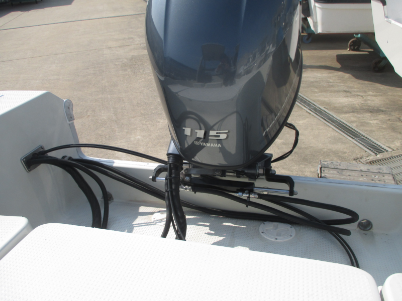 新艇中古艇販売