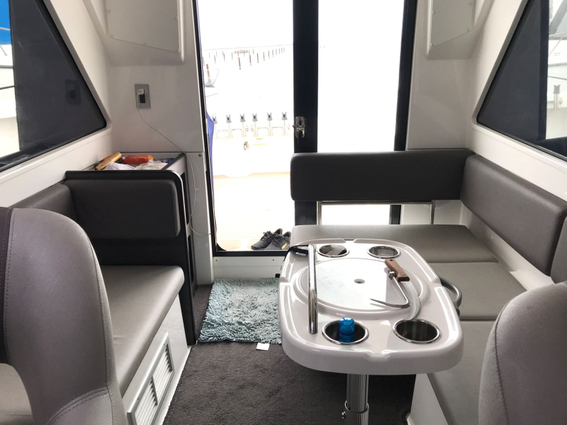 新艇中古艇販売