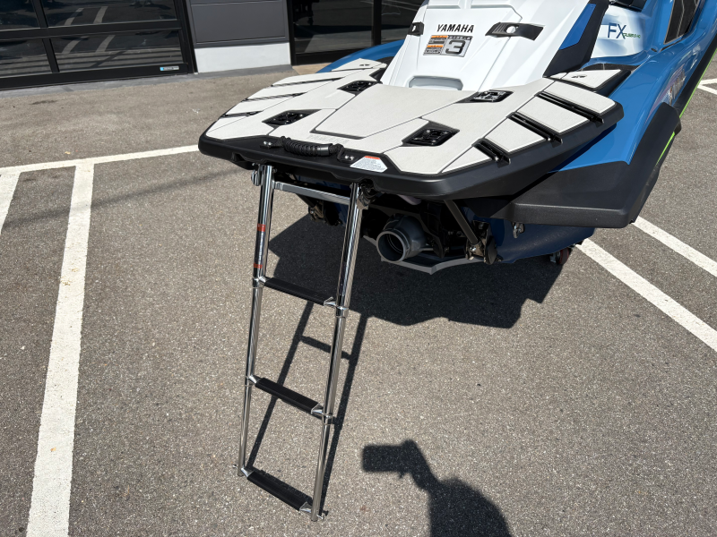 新艇中古艇販売