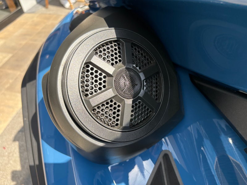 新艇中古艇販売