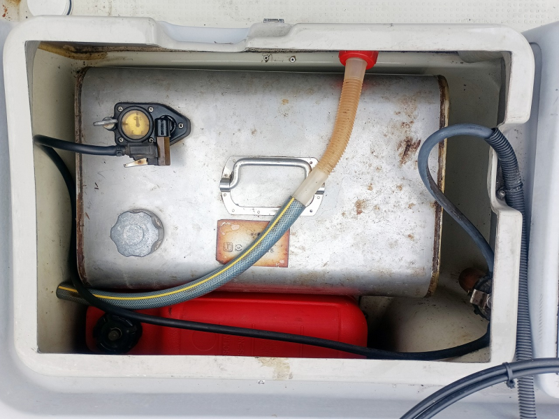 新艇中古艇販売