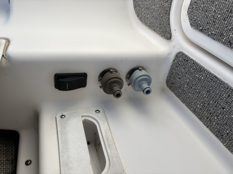 新艇中古艇販売