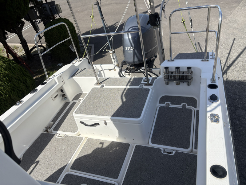 新艇中古艇販売