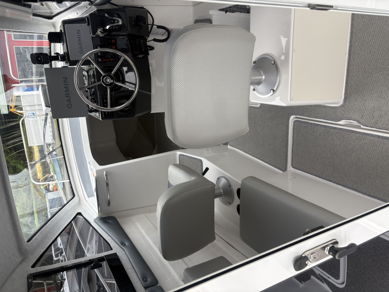 新艇中古艇販売