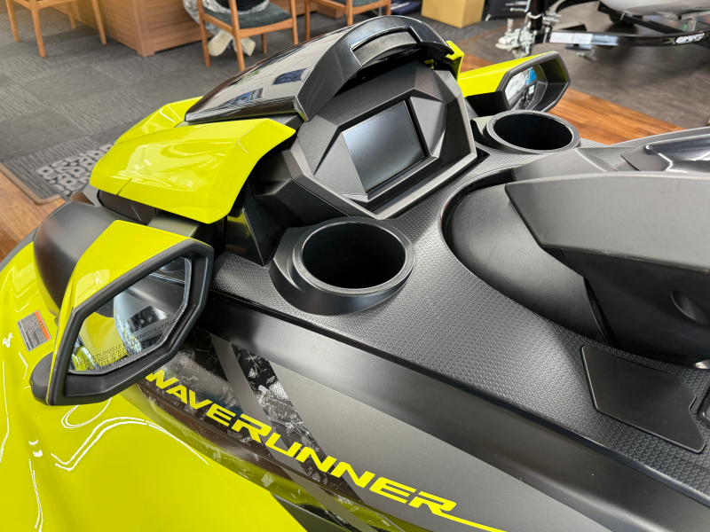 新艇中古艇販売