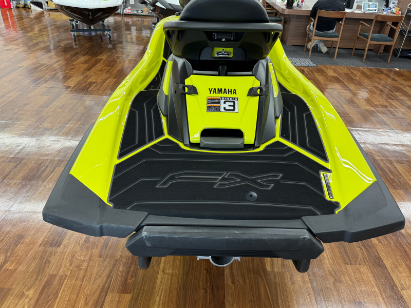 新艇中古艇販売