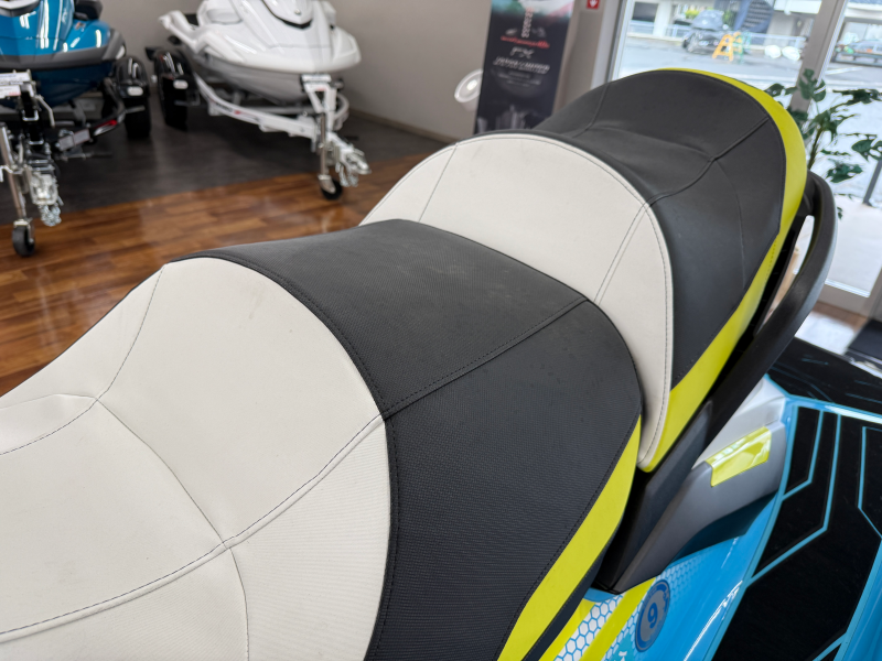 新艇中古艇販売