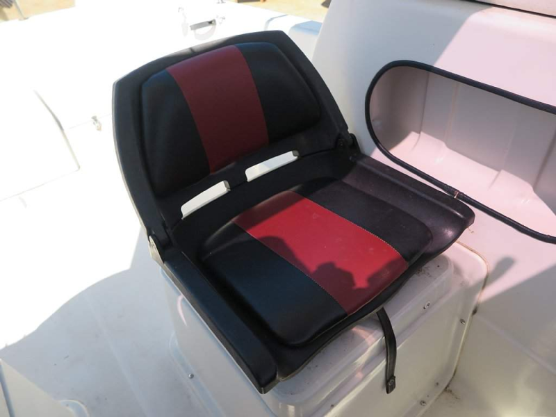 新艇中古艇販売