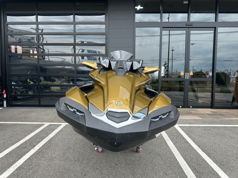 新艇中古艇販売