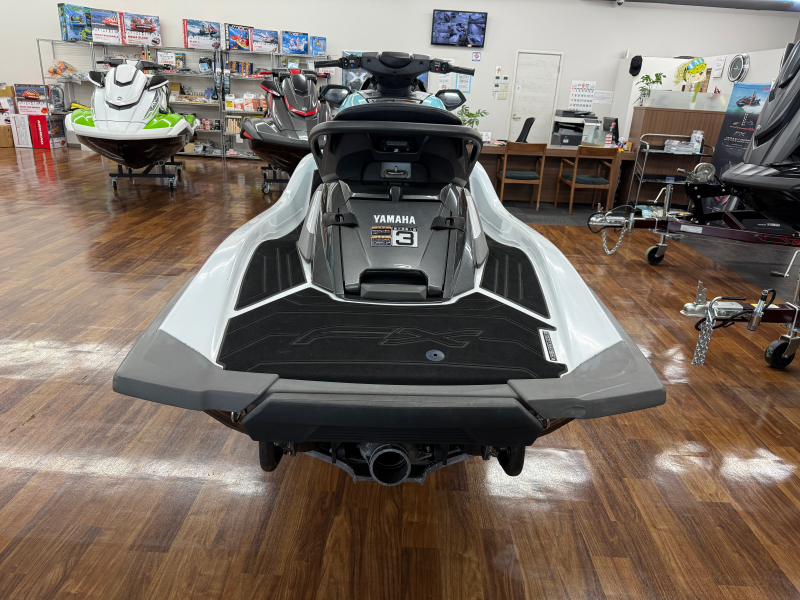 新艇中古艇販売