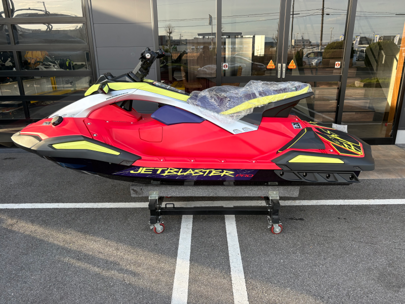 新艇中古艇販売