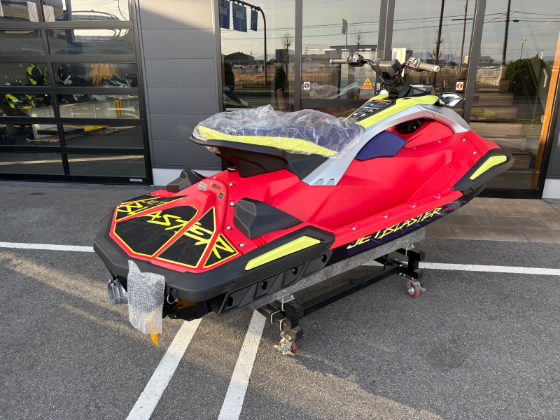 新艇中古艇販売